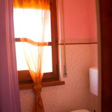 Terra E Sole Homestay Uri